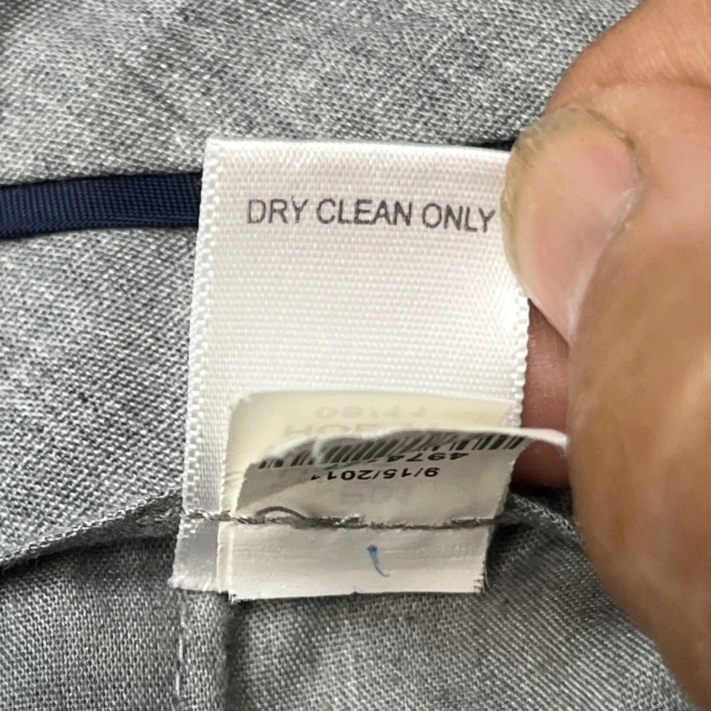 Banana Republic small hole